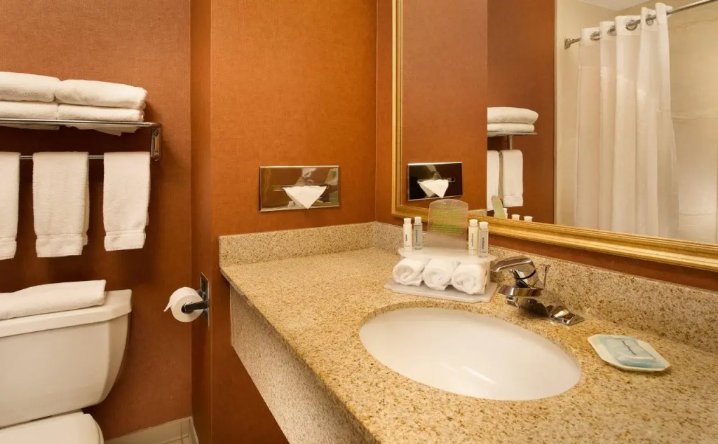 Holiday Inn Express & Suites by IHG Chambersburg by IHG