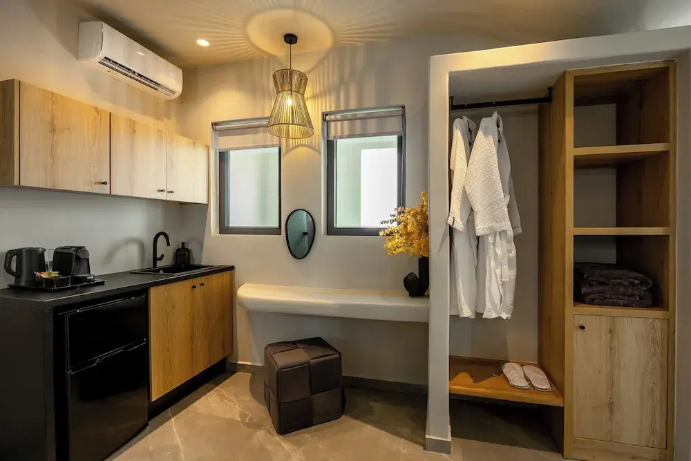 Kudos Suites Firostefani
