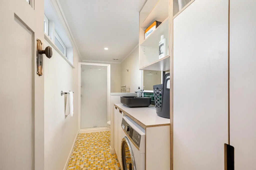 Lovely 3-Bedroom Home With Free Parking