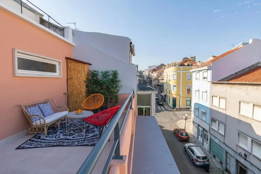 LovelyStay - Sunny 1BDR Apartment W/Terrace