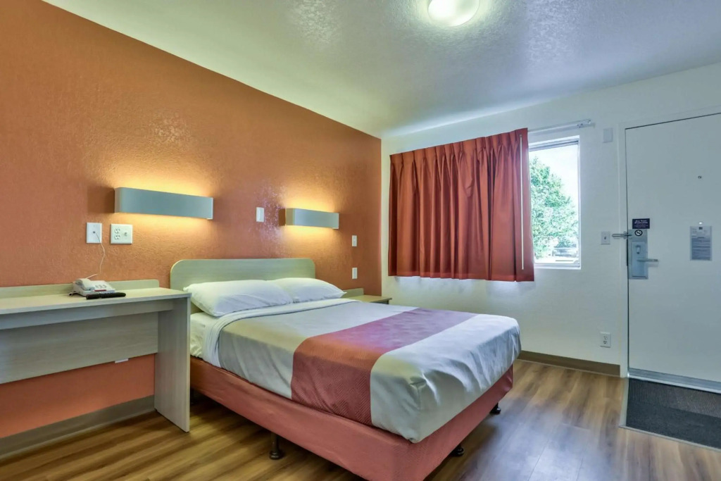 Motel 6-Flagstaff, AZ - Butler
