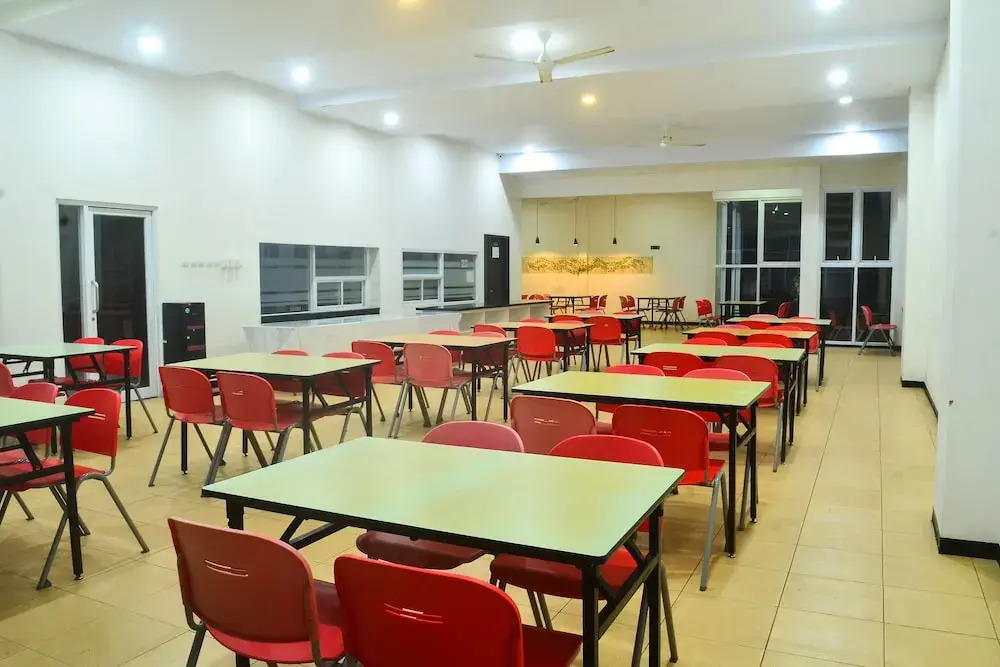 Hotel Grand Pacific by OYO Rooms