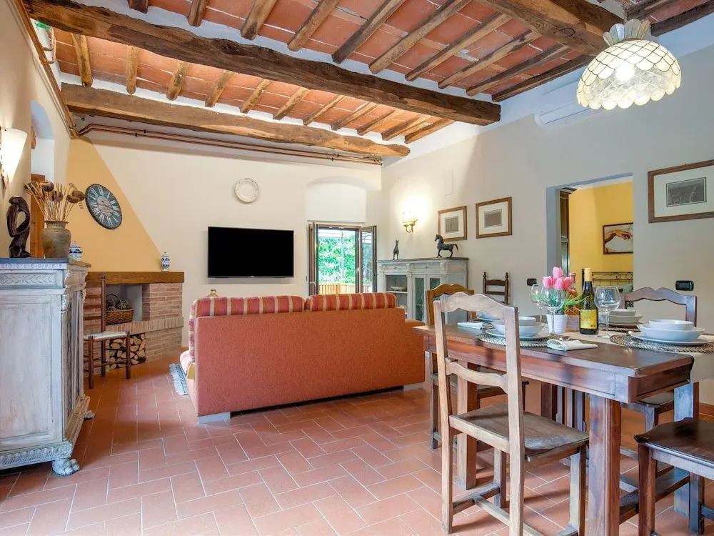 Elegant Holiday Home in Greve in Chianti With Swimming Pool