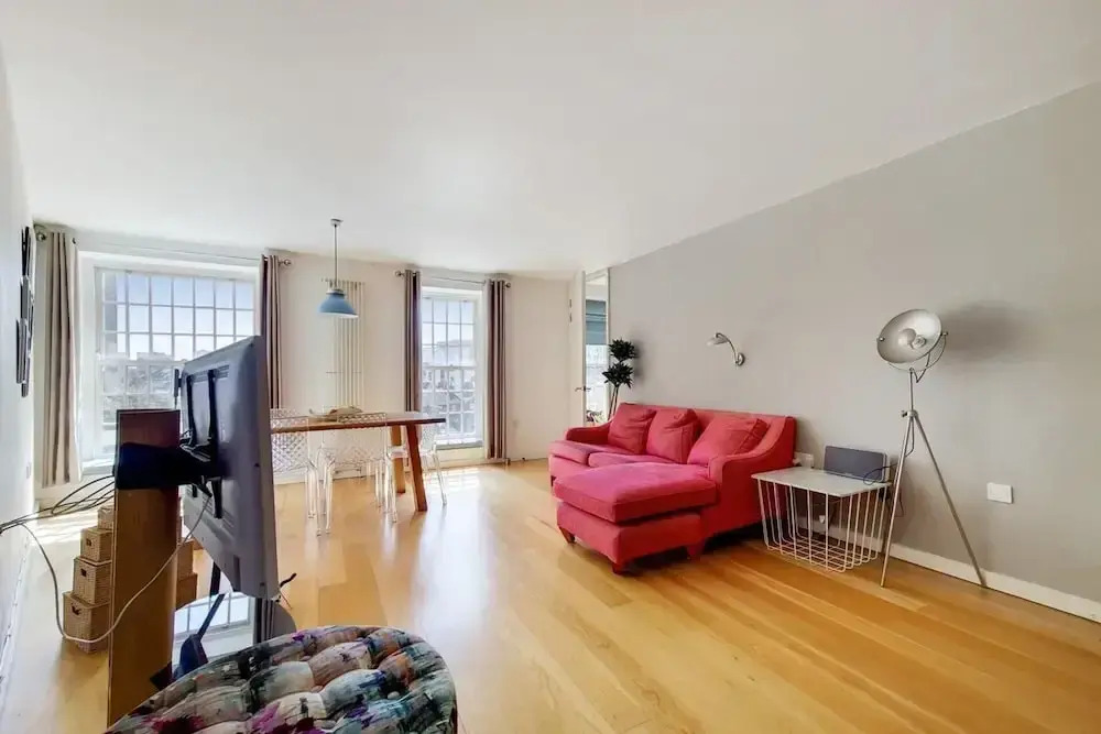 Apt - Sleeps 4 - Pets Ok - Roof Garden