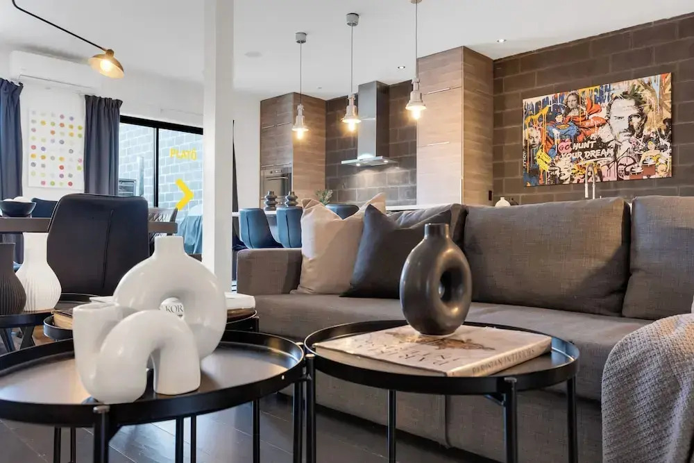 LiV MTL MTL Plateau Urban Suites Near Downtown Montreal