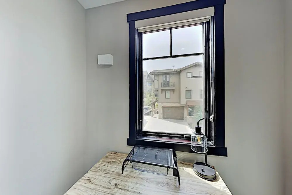 New Listing! Chic Townhome W/ Hot Tub, Near Skiing 3 Bedroom Townhouse