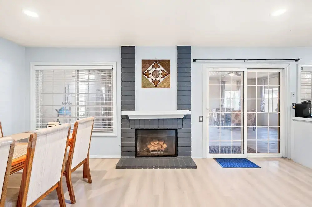 Near ONT Ontario Oasis Designer Home w Garden Park