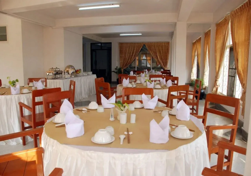 Naung Tong Hotel