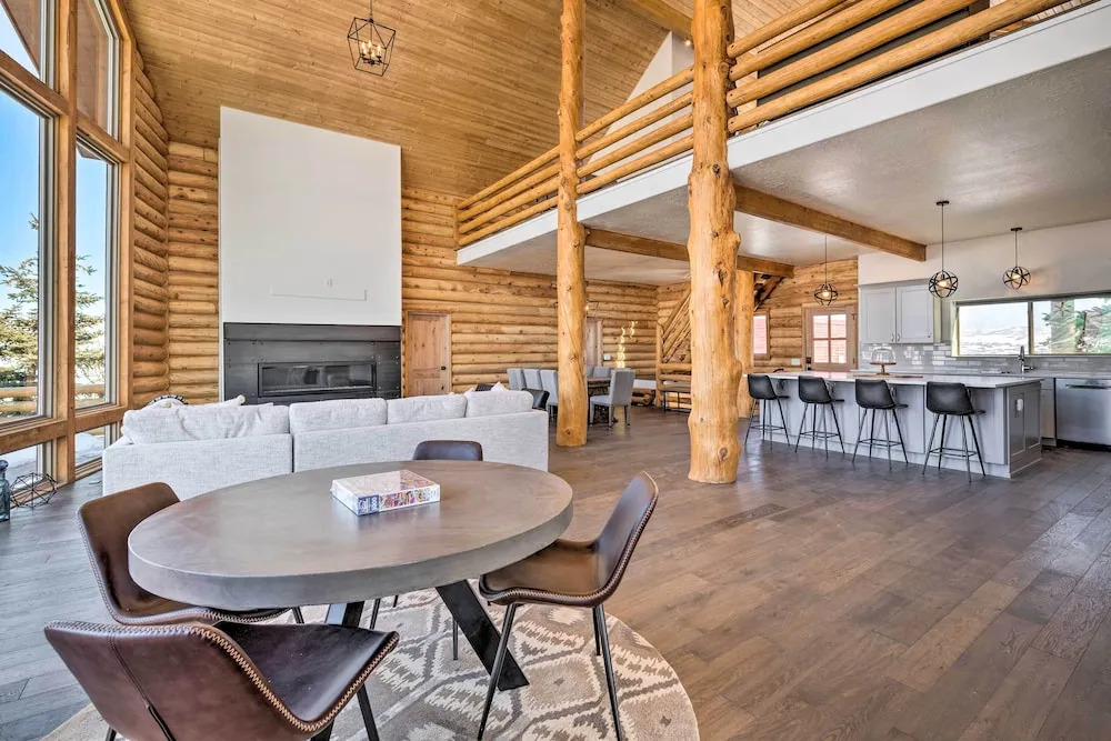 Luxe Mountain Cabin w/ Spa, 6 Mi to Park City!