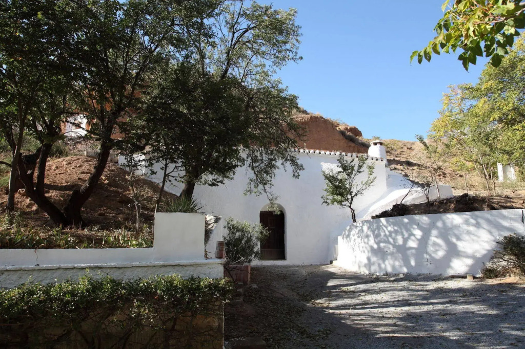 Casas Cueva y Cortijo La Tala en Guadix