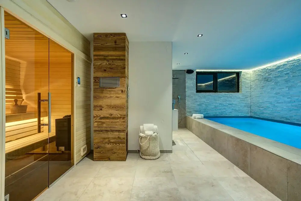 Chalet Red Fox