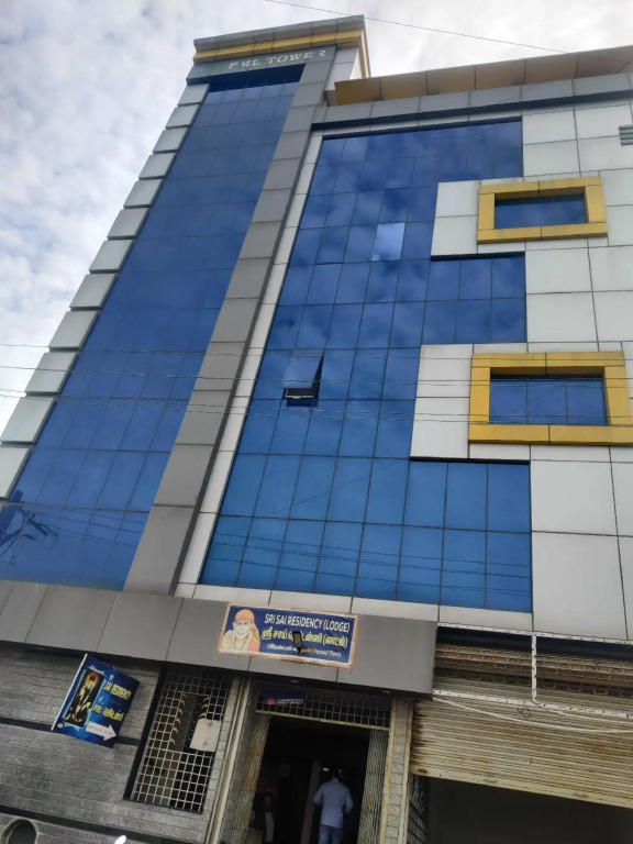 Oyo 36425 Sri Sai Residency