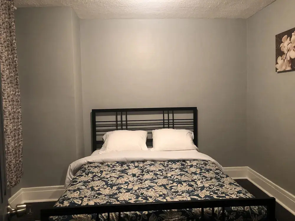 Pontiac Guest House