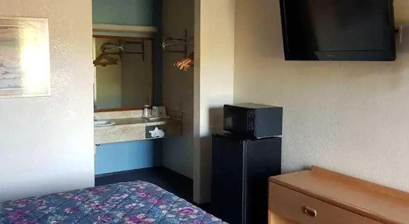 Regency Inn and Suites Bay City, Texas