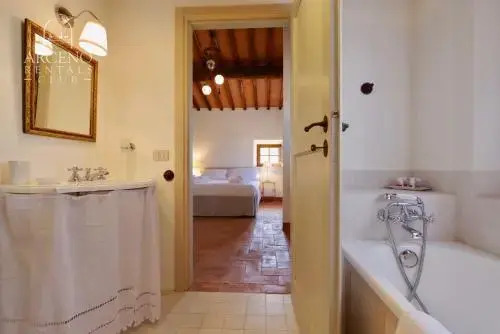 Camparone Light, ArcenoRentalsClub Magnificent Chianti Villa Exclusive Pool Concierge