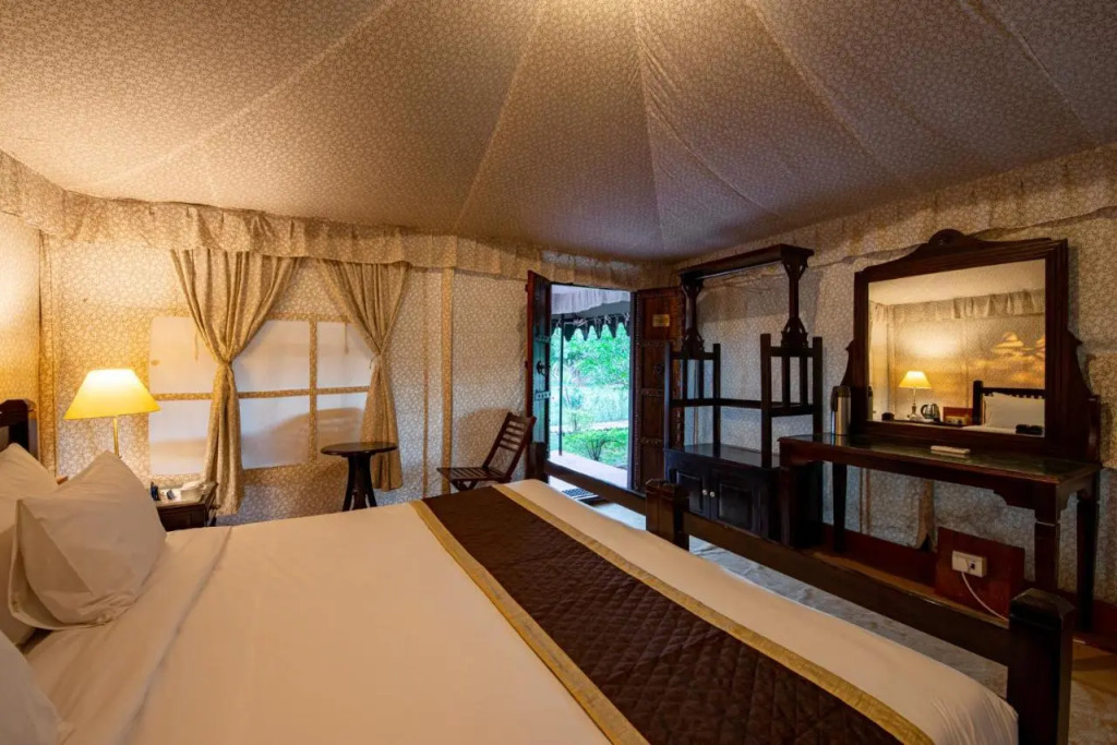 Jungle Cave Resort