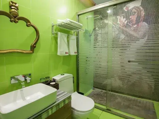 Yueyang Qingcheng Theme Hotel