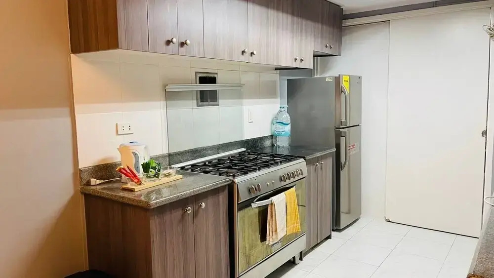 House w 3 Bedrooms And 3 Baths - Free Parking