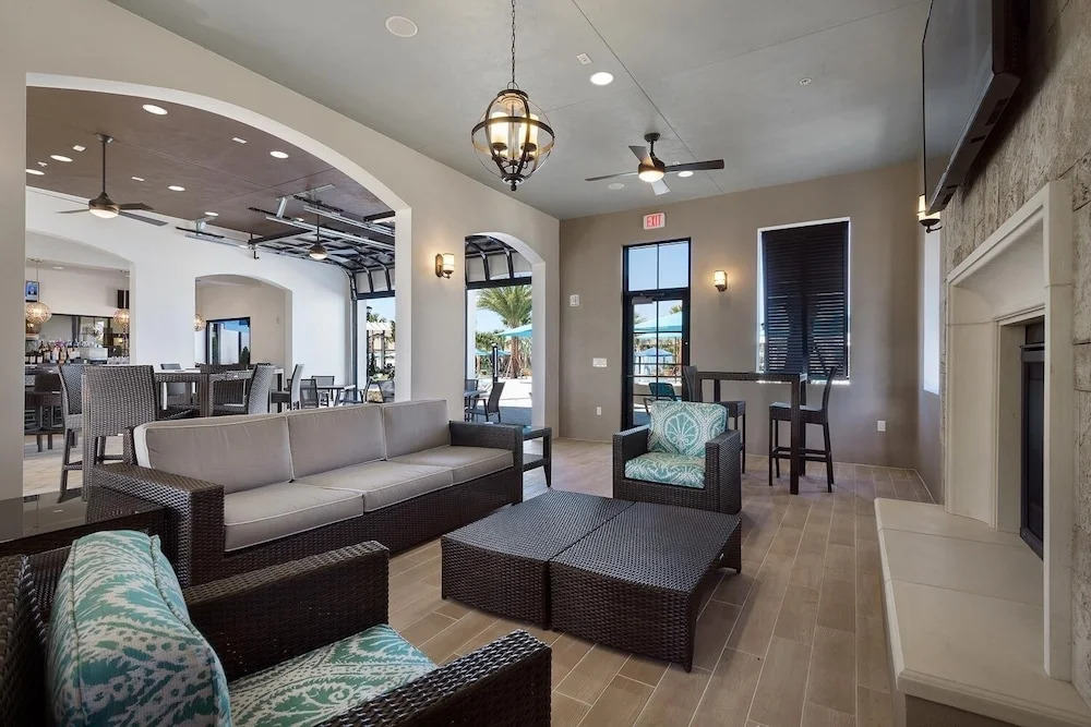 Tvpm-8916al/wws 4 Bedroom Townhouse by RedAwning