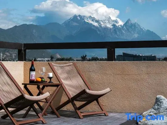 Lijiang Yingyuan village Snow Mountain Hotel
