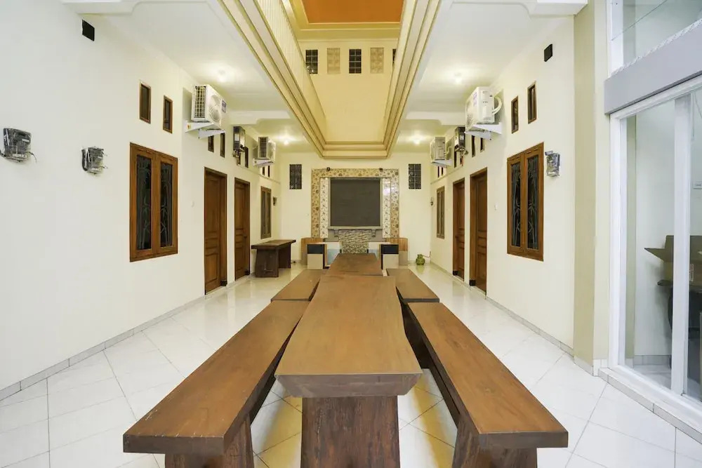 OYO 1642 Penginapan Anggrek Syariah 2