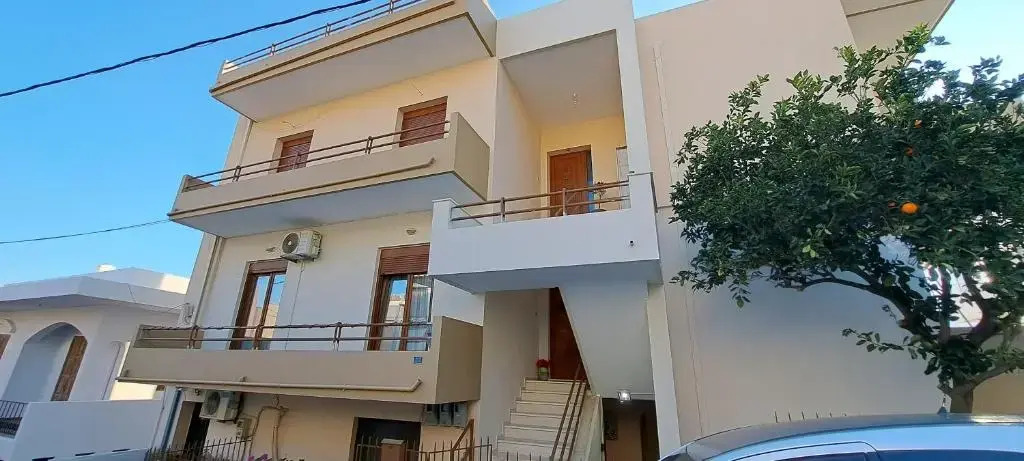 Hospitality up to 5 persons in Chios
