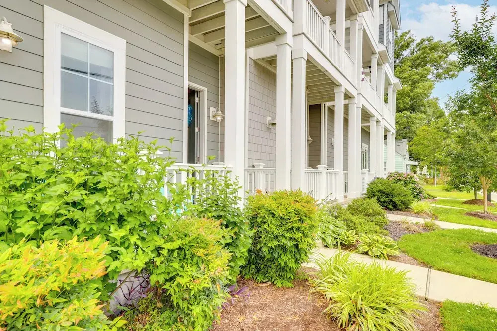 Walk to Ocean: Group Getaway in Virginia Beach!