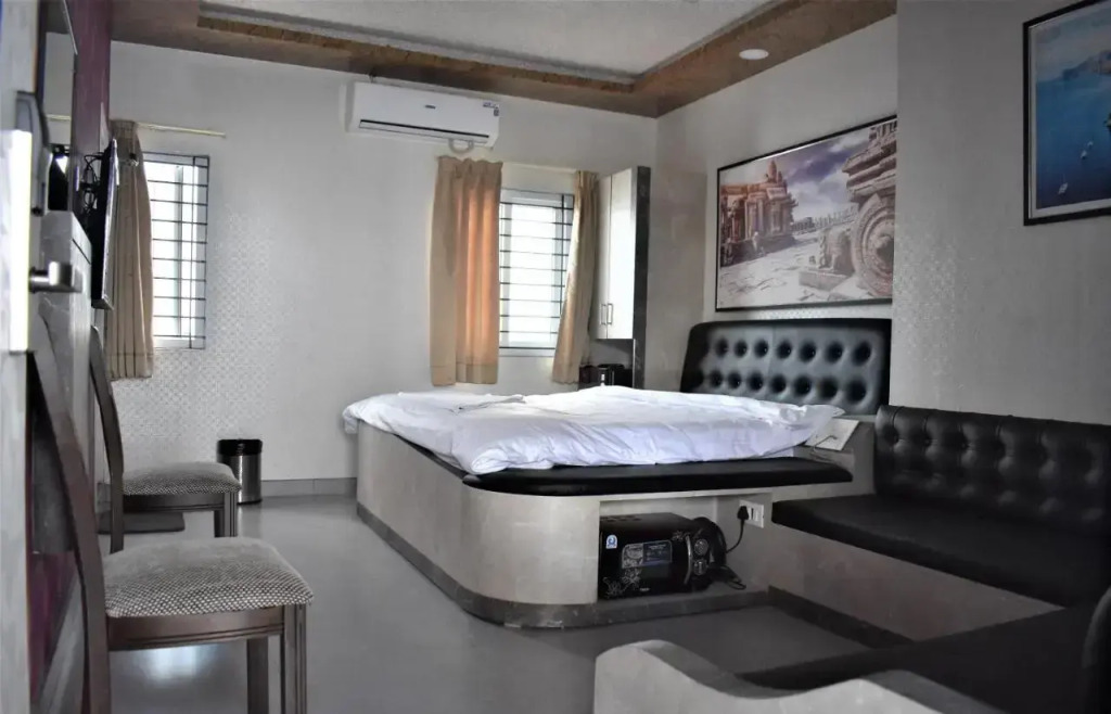 Seasons Suites - JP Nagar