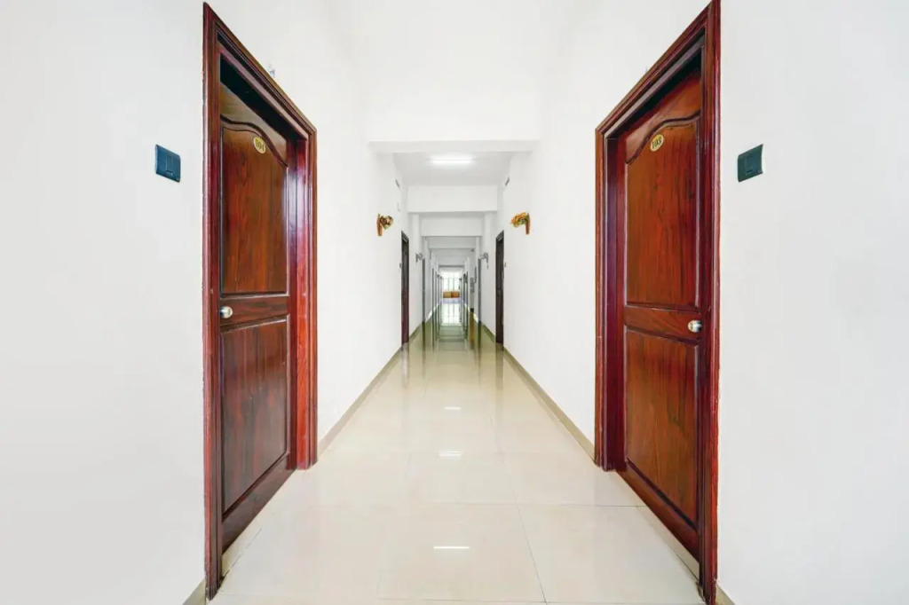 OYO Flagship 75052 Kuku Residency
