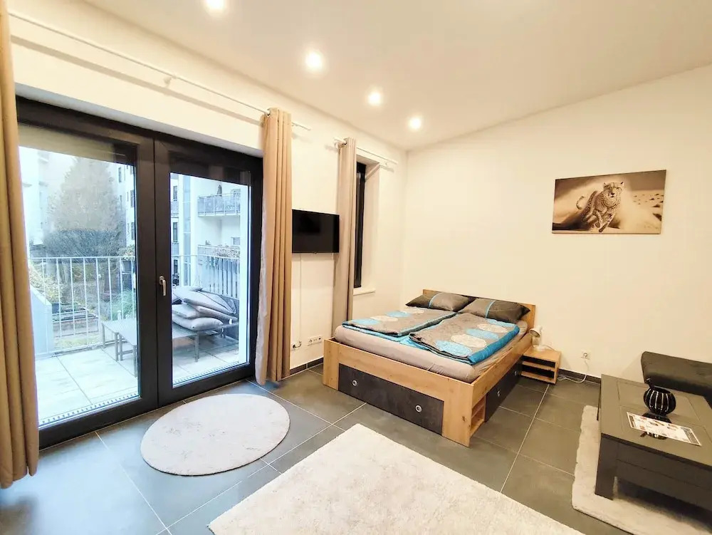 Cozy Apartment with Free Parking