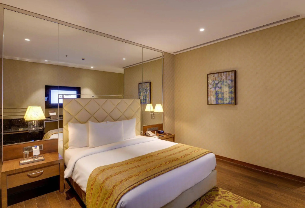 Niranta Transit Hotel Terminal 2 Arrivals/Landside