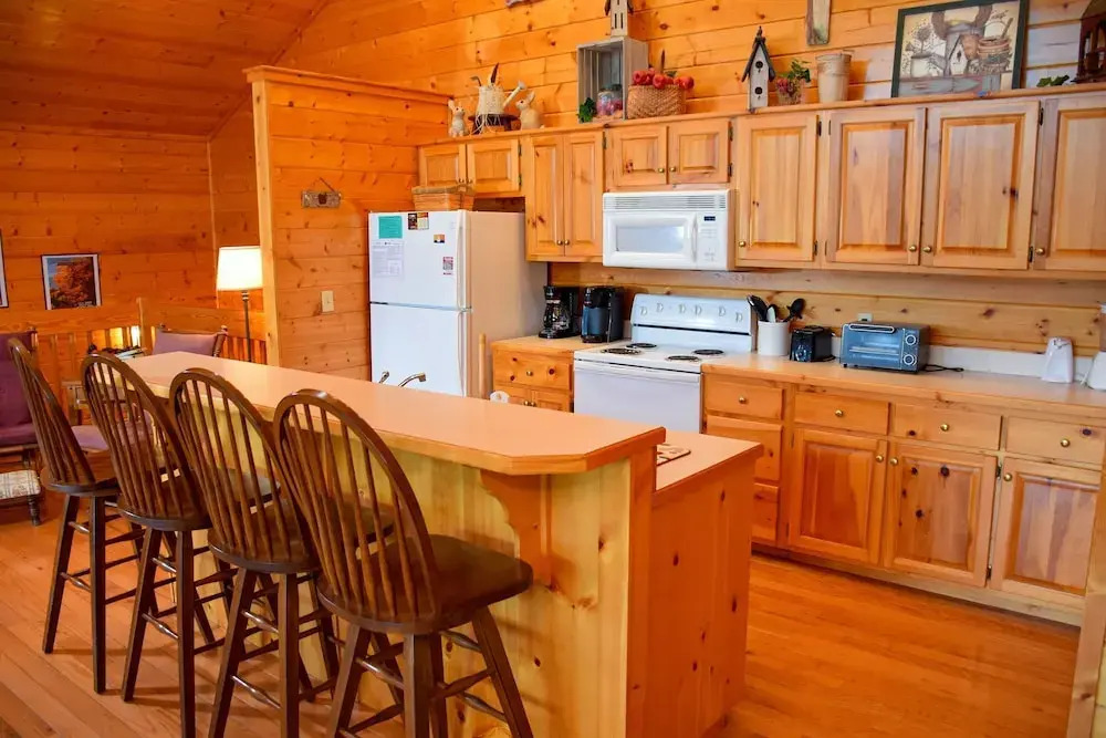 GRANDMOTHER'S - 4 Br Cabin