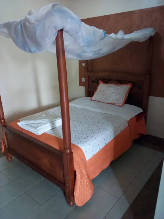 Salanka Inn & Guest House