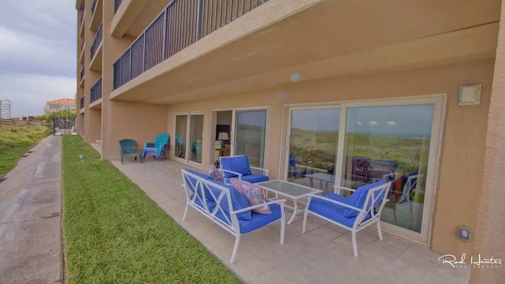 Seagull 101 Minium 3 Bedroom Condo by RedAwning
