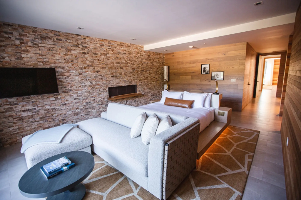 The Lodge at Blue Sky, Auberge Collection