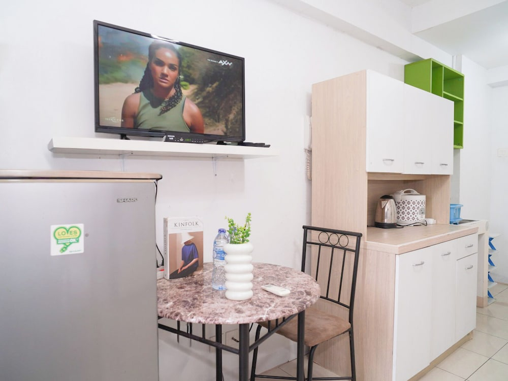 Compact Studio Near Baywalk Mall At Apartment Green Bay Pluit