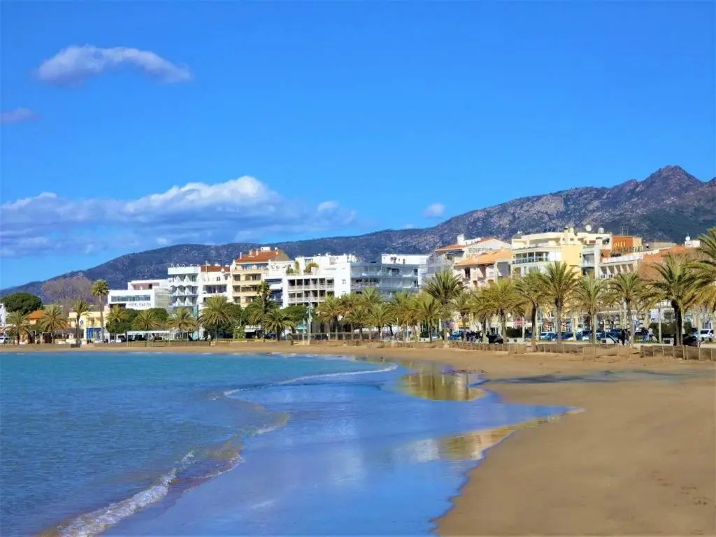 Apartamento con vistas al mar y al puerto de Roses