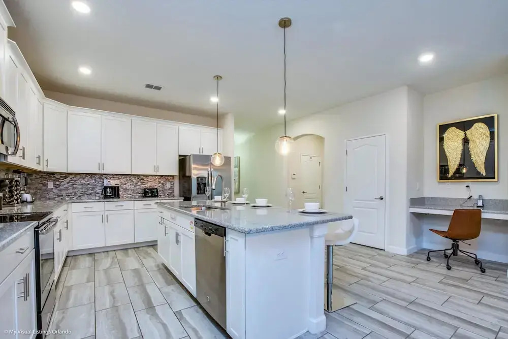 Luxury 6 Bedroom 4 Bath Home with Spa