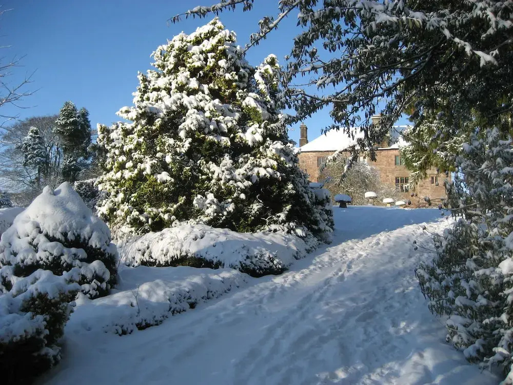 Johnby Hall