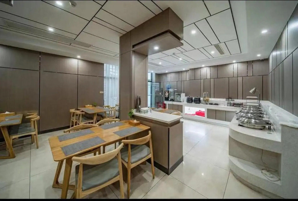 Starway Hotel Nanjing Mochou Lake