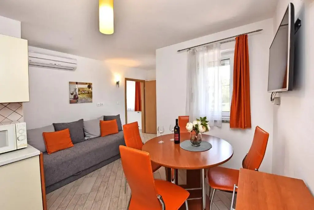 Apartments house Tomic for max 22 persons Maj Poreč