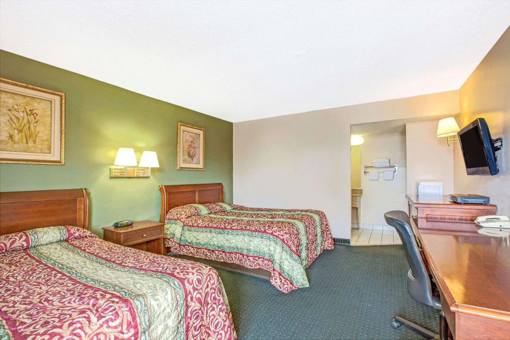 Knights Inn South Hackensasck
