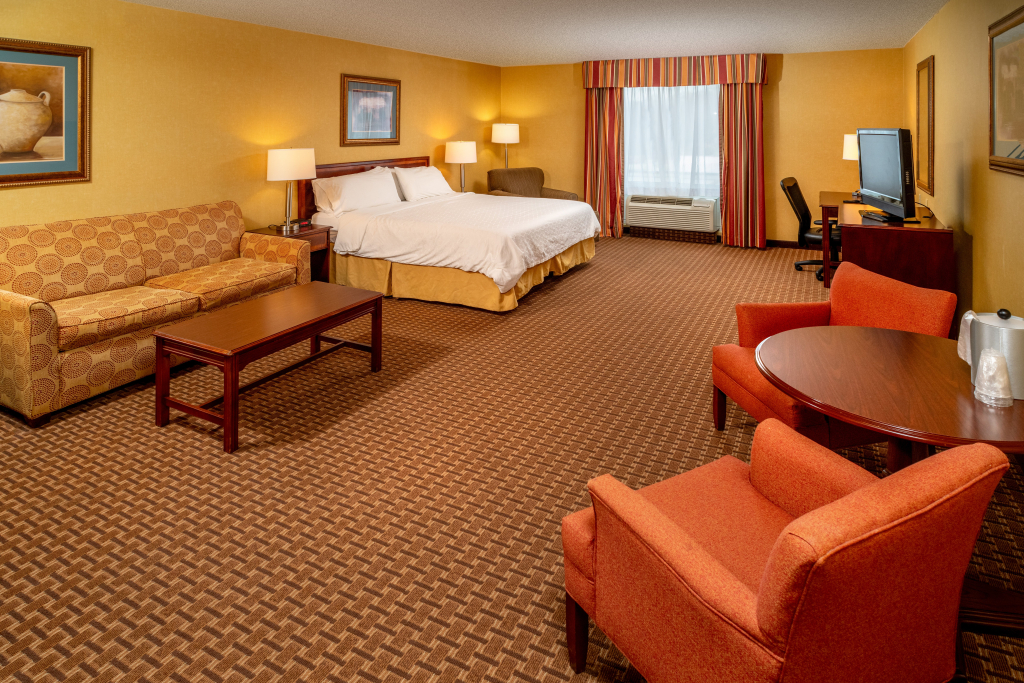 Holiday Inn Express and Suites Hazard by IHG