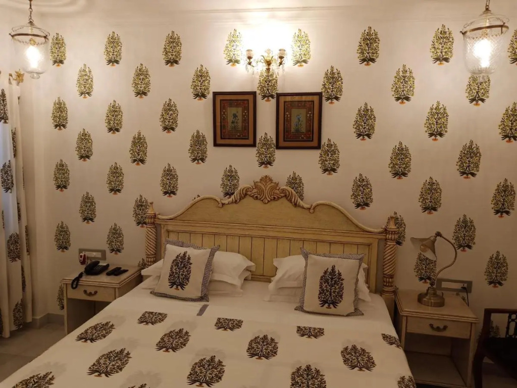 Jagat Niwas Palace