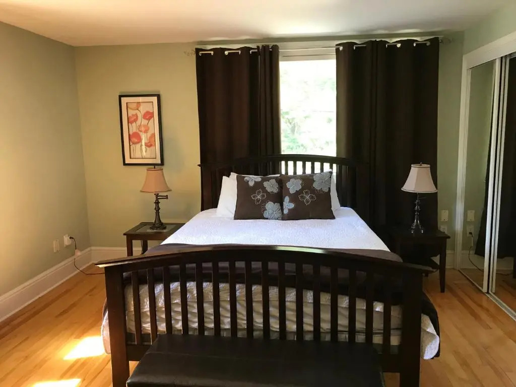 Leaside Executive Apartments
