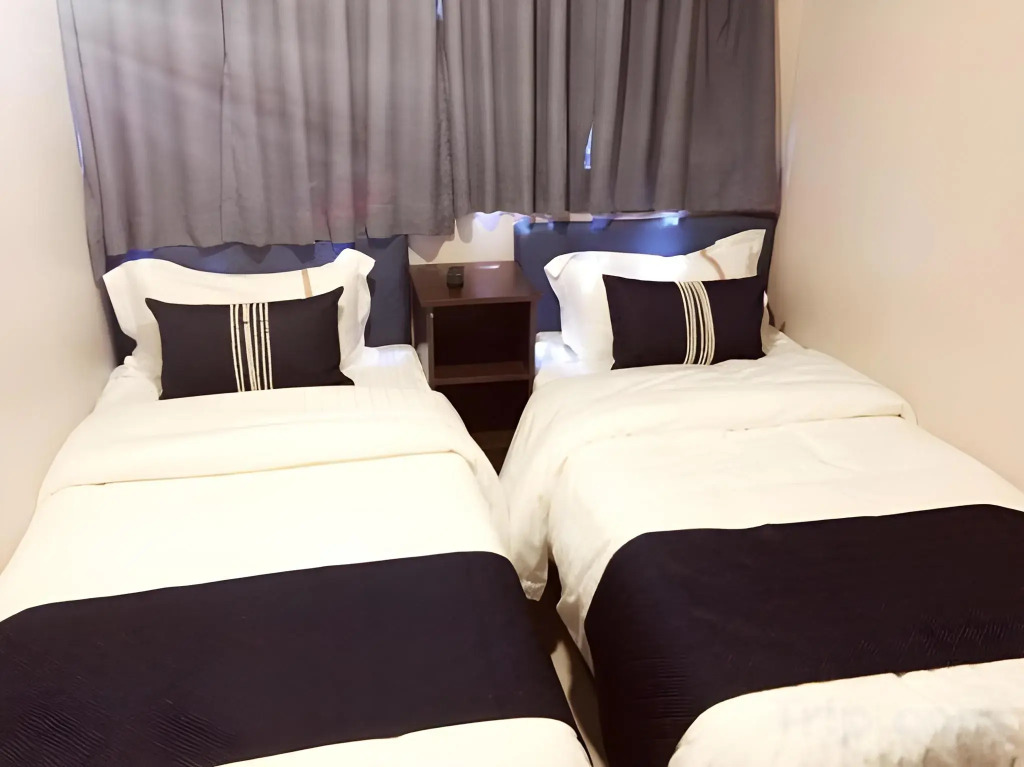 Seasons Hotel