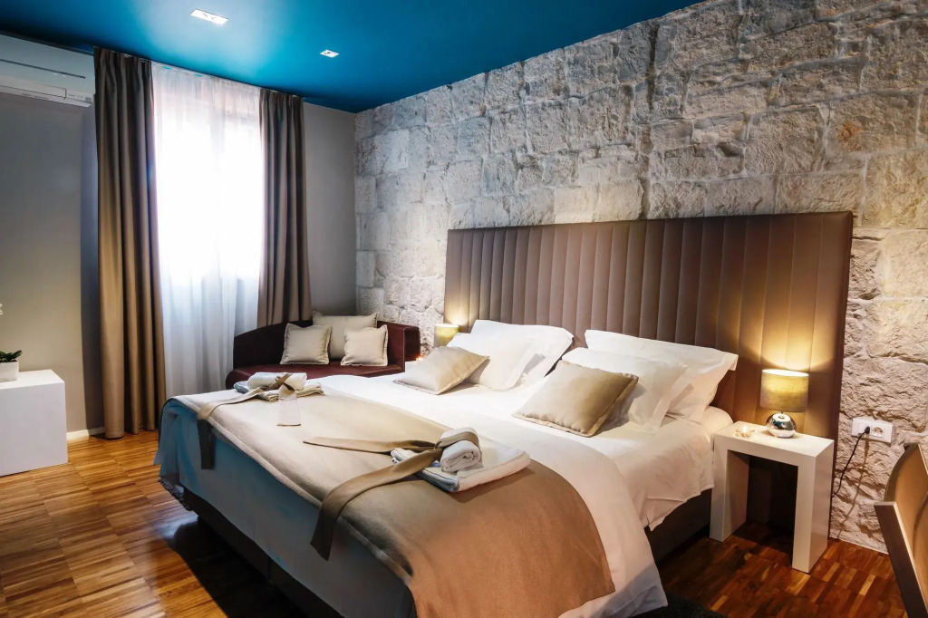 Riva Luxury Rooms