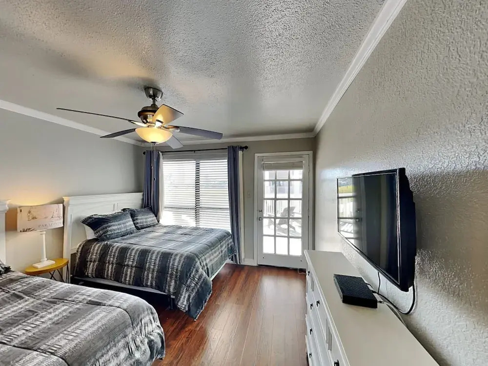 Flippin Fabulous 107 2 Bedrooms 2 Bathrooms Condo