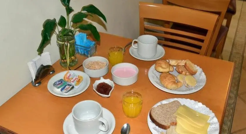 HOTEL LOS TILOS RECONQUISTA