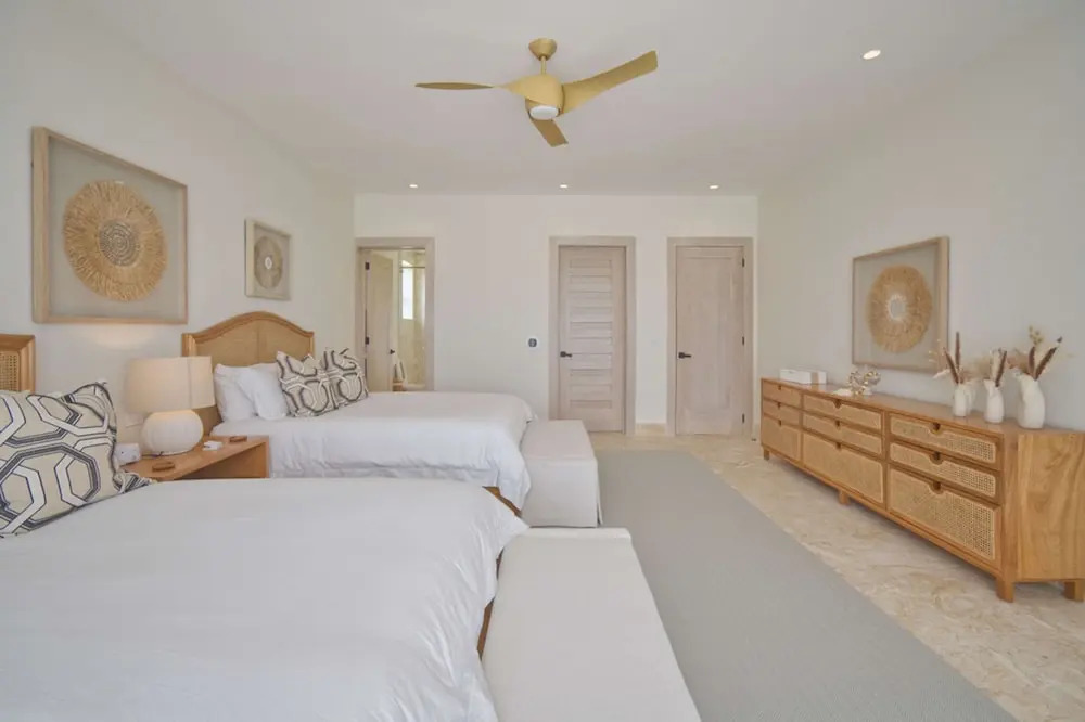 Modern Lake Villa With English Speaking Staff in Golf and Beach Resort